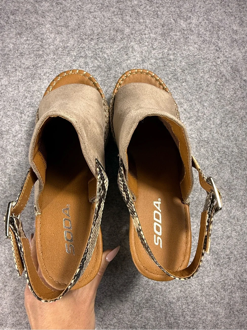 Soda Platform Wedge Sandals Taupe Faux Suede Espadrille Slingback Size 8 - Picture 5 of 5